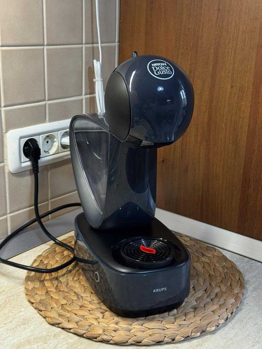 Vând espressor capsule Krups Nescafé Dolce Gusto Infinissima