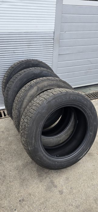 Гуми 235/60/18 KUMHO