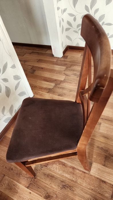 Стол раскладной и 6 стульев