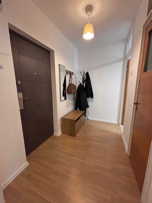 Ap. central cu 2 camere si balcon | 50 MP | Renovat | Anvelopat