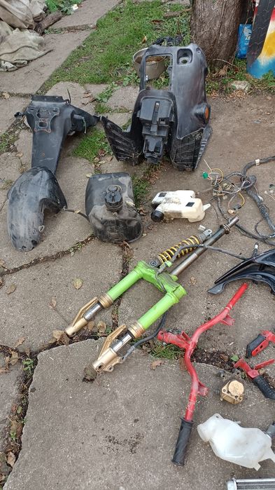 Diferite piese scuter suzuki vezi pozele preț difera