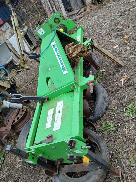 Vand Tractor si utilaje