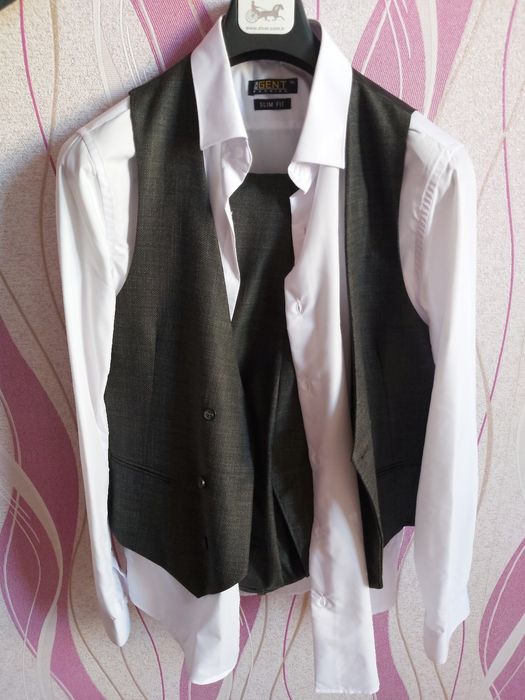 Продается мужской костюм 48рр