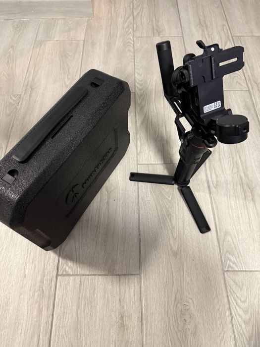 Manfrotto MVG220 stabilizator gimbal in 3 axe capacitate 2.2kg