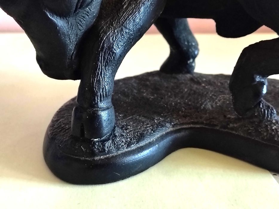 Много Рядка Испанска Колекционерска Фигура-Бик