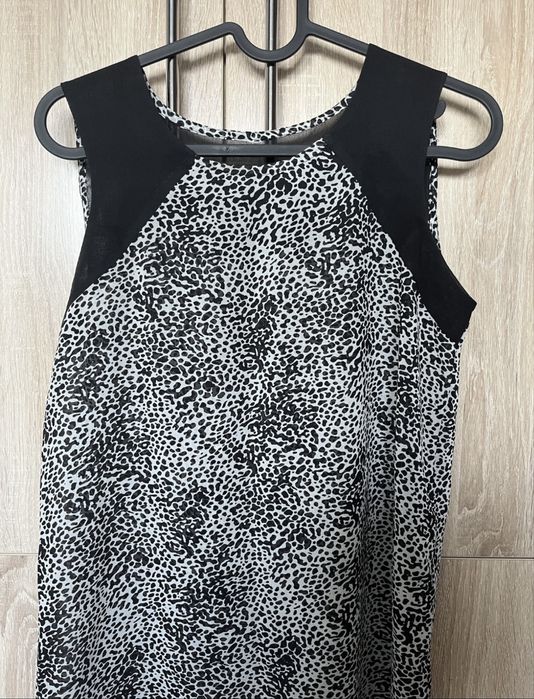 Каждая по 1.000 тенге