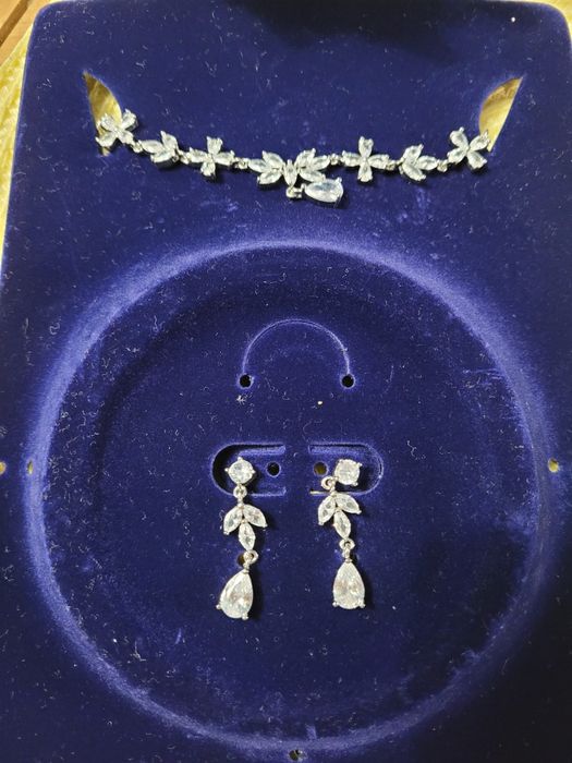 Vând două seturi complete de mireasă