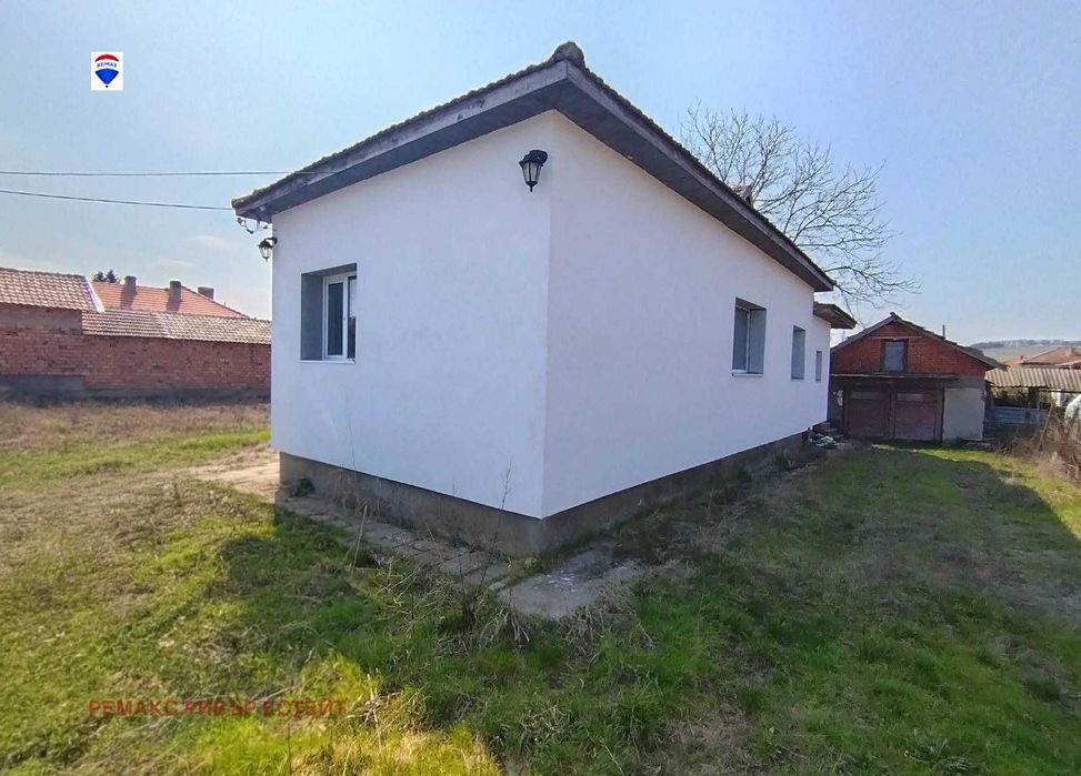 Продава се Къща в с. Старо село, Област Силистра - 73 кв.м за 244 €/кв.м - Снимка #1