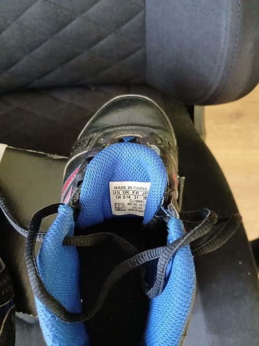 Adidas оригинални маратонки