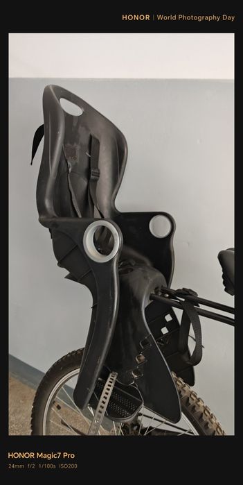 Scaun suport copil pentru bicicleta cu loc de picioare și centura de asigurare