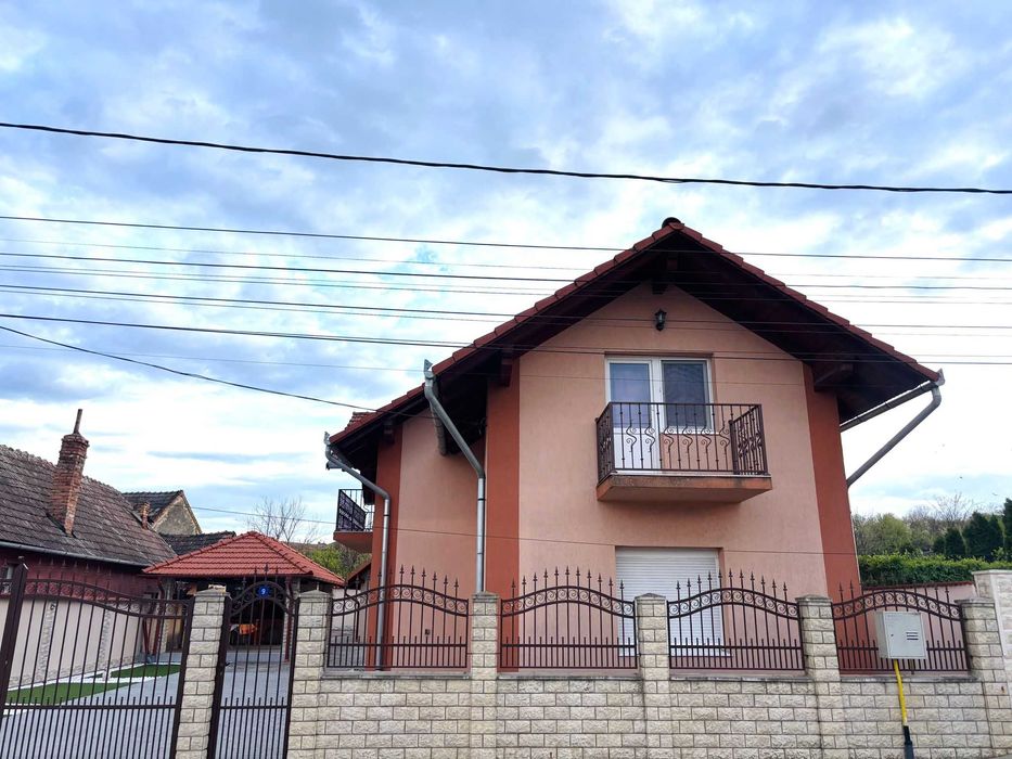 Casă de vânzare în Viișoara