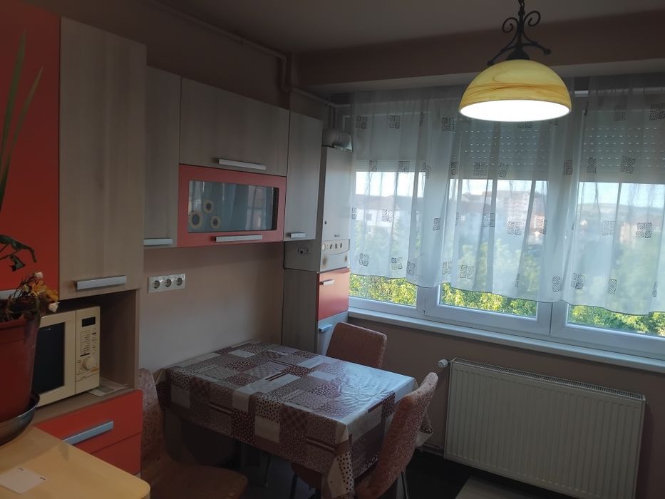 Închiriez apartament 2 camere