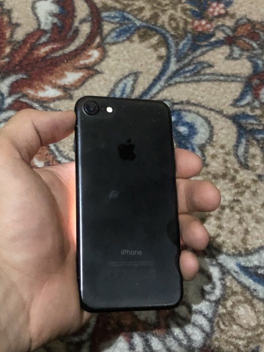 Iphone 7  ranggi qora