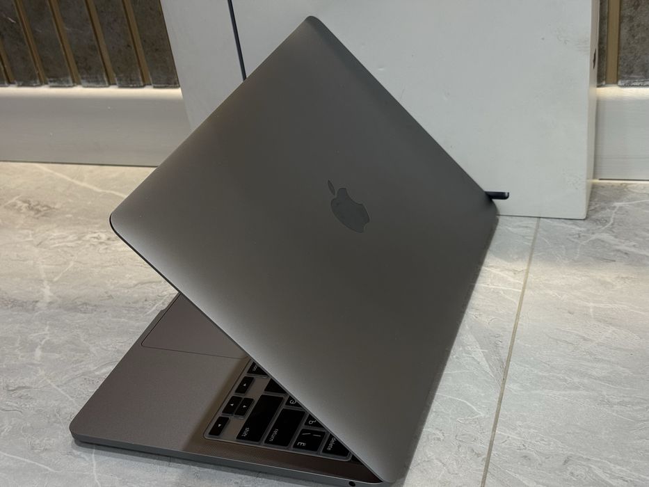 MacBook Pro m2 2022года