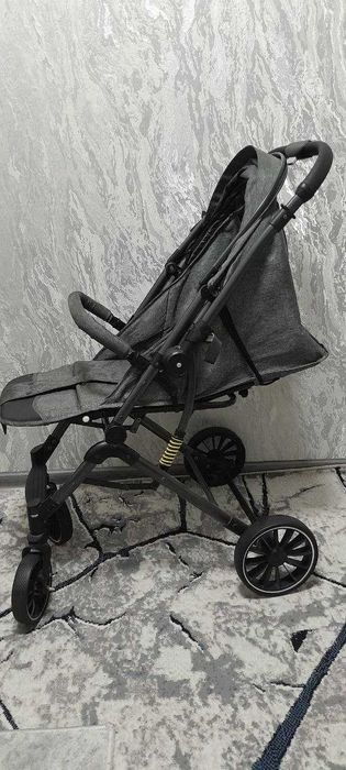 Коляска детская  холати ало