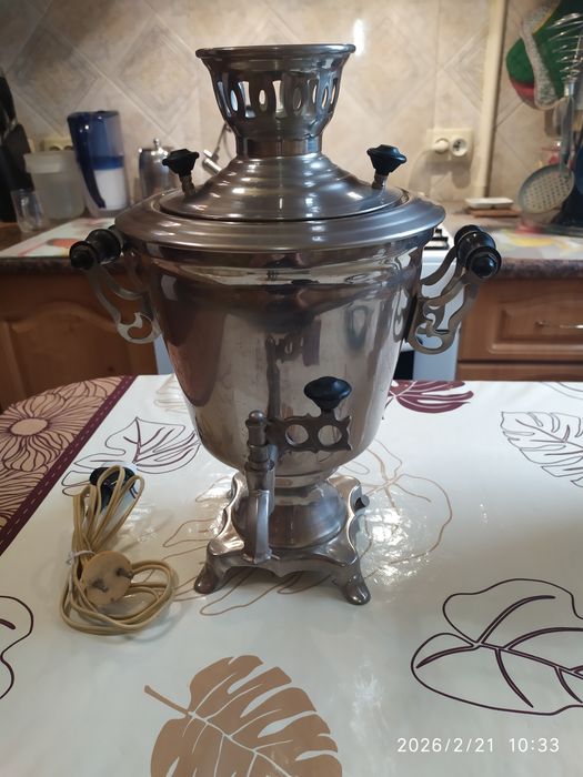 Самовар электрический. Антиквариат.