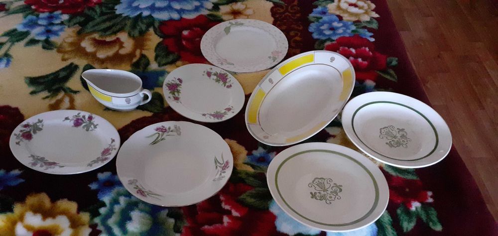 Посуда разная (тарелки, блюда)