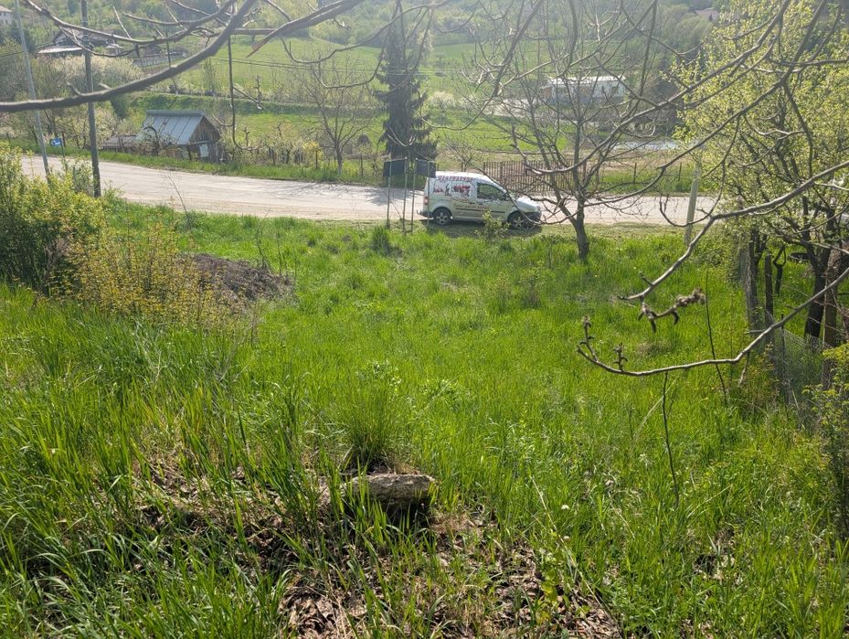 Teren 250mp de vânzare Valea Jelnii la Asfalt