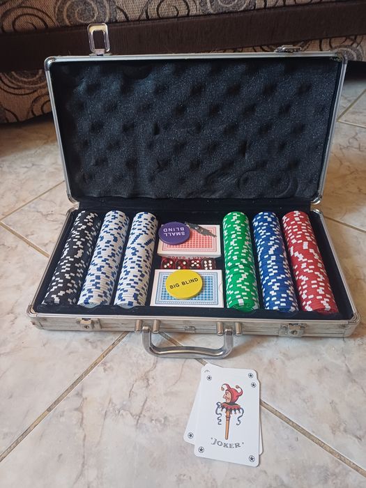 Joc de poker cu jetoane