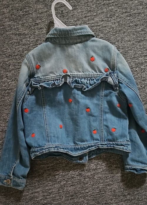 Haine fetita 4-6 ani.