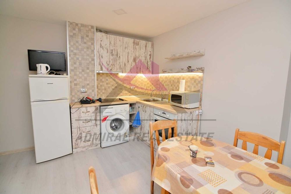 Новообзаведен! Тристаен- Цветен Квартал