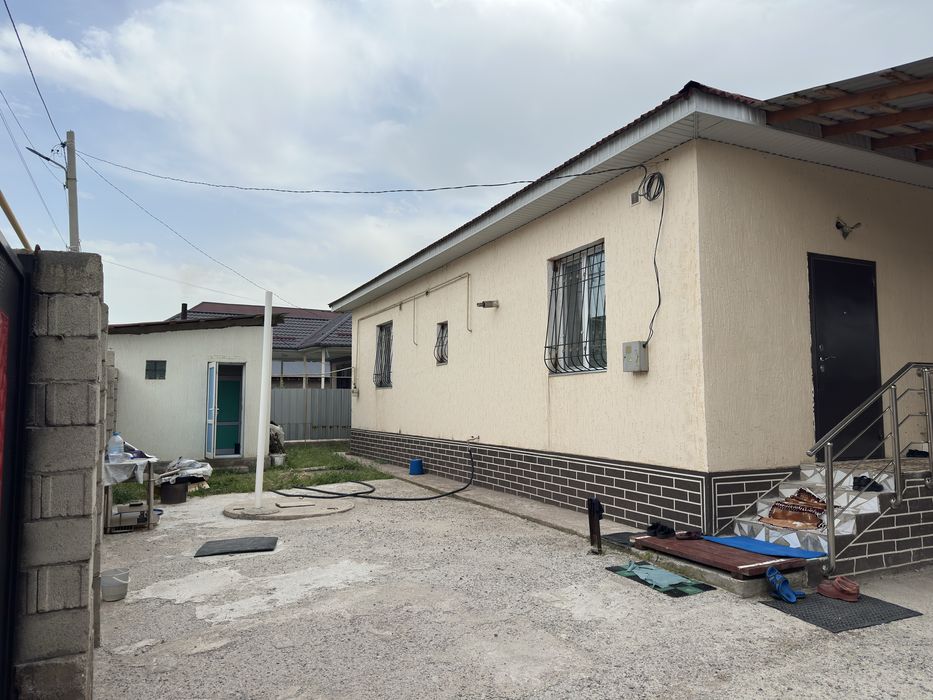 Продам добротный дом в центре Каскелена
