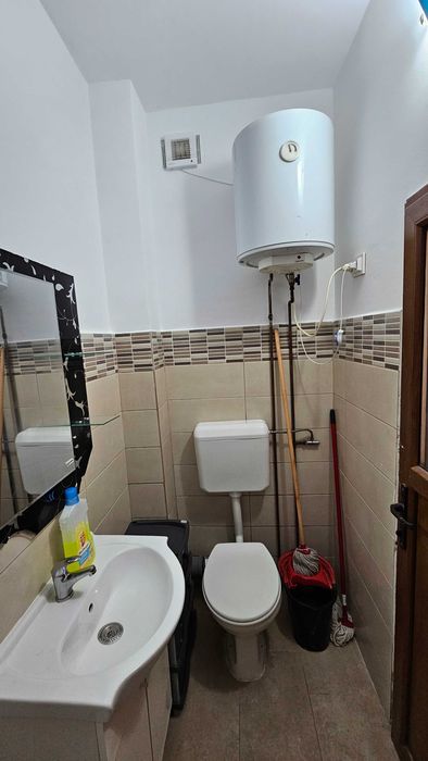 Închiriez cameră de cămin
