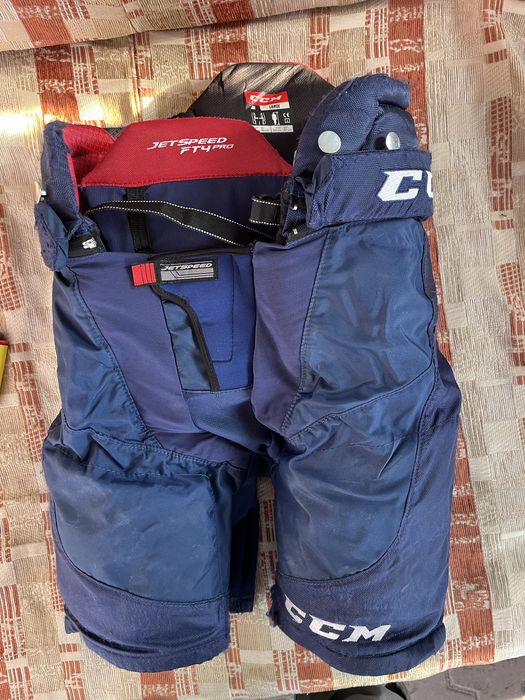 Хоккейная форма CCM коньки Ваuer