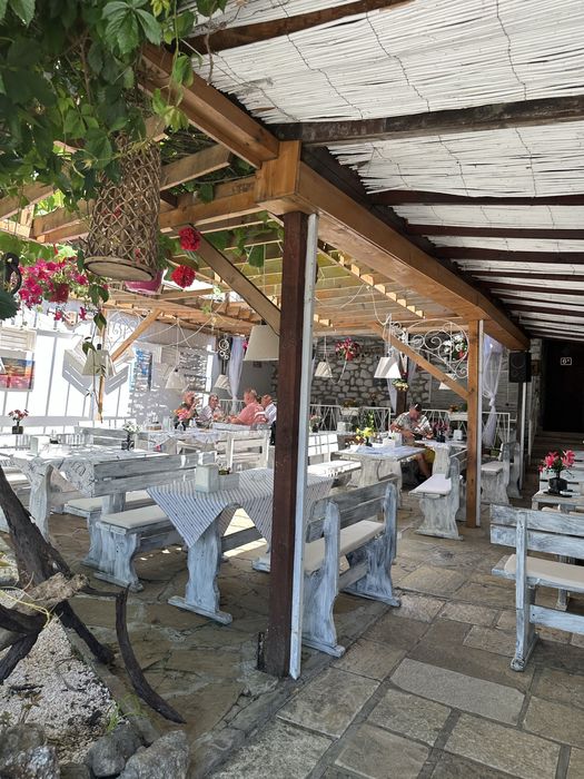 Продавам работещ бизнес-ресторант в Стария Несебър