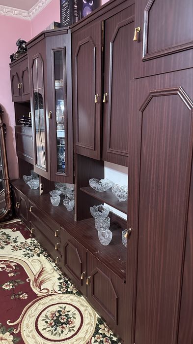 Mebel sotiladi srochno