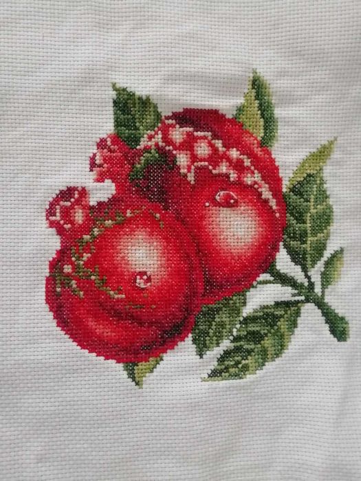 Вышивка крестиком, керамическое панно на стену, магниты на холодильник