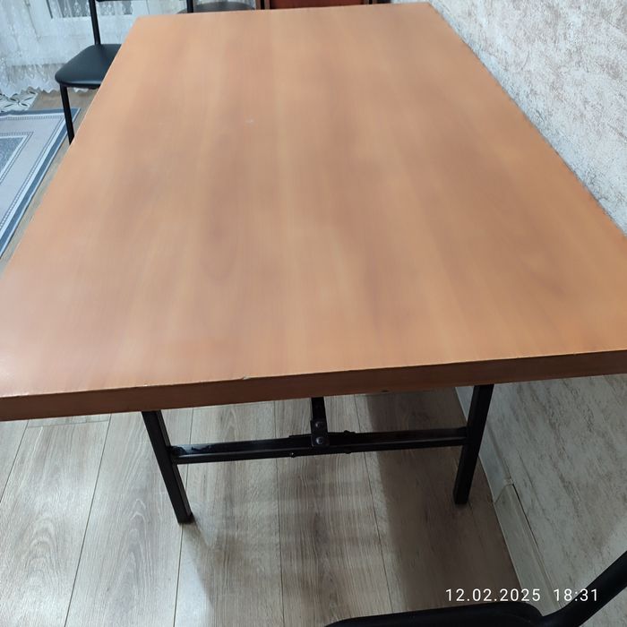 Стол.  обеденный