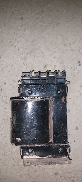 Трансформатор сотилади кириш 220в чикиш 36в куввати 0.25kw