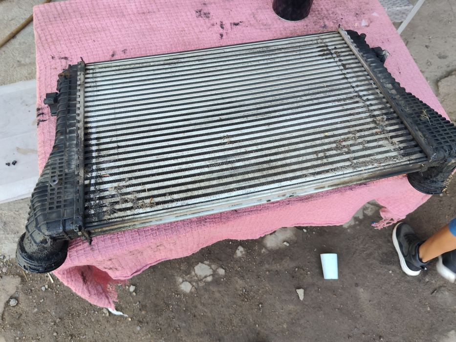 Vând intercooler golf 5