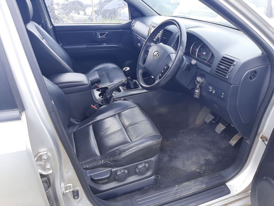 За Части Kia Sorento 2.5 crdi 2009 г