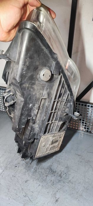 Far xenon stanga volkswagen vw passat b6 sedan cu mici defecte