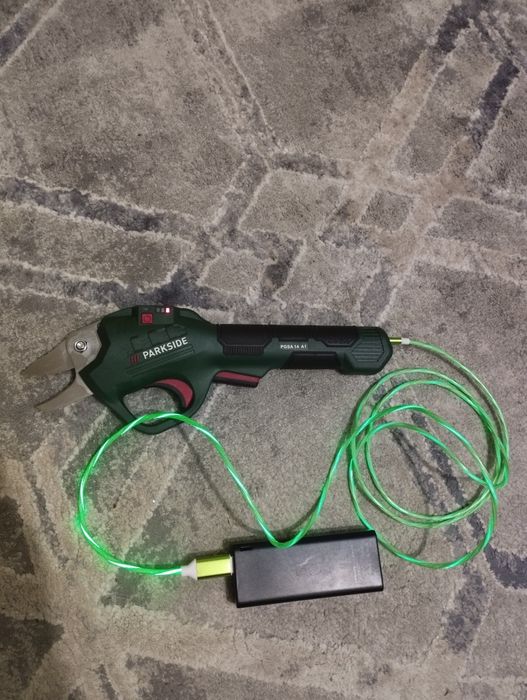 Foarfeca de taiat vie sau crengi Parkside 500 grame