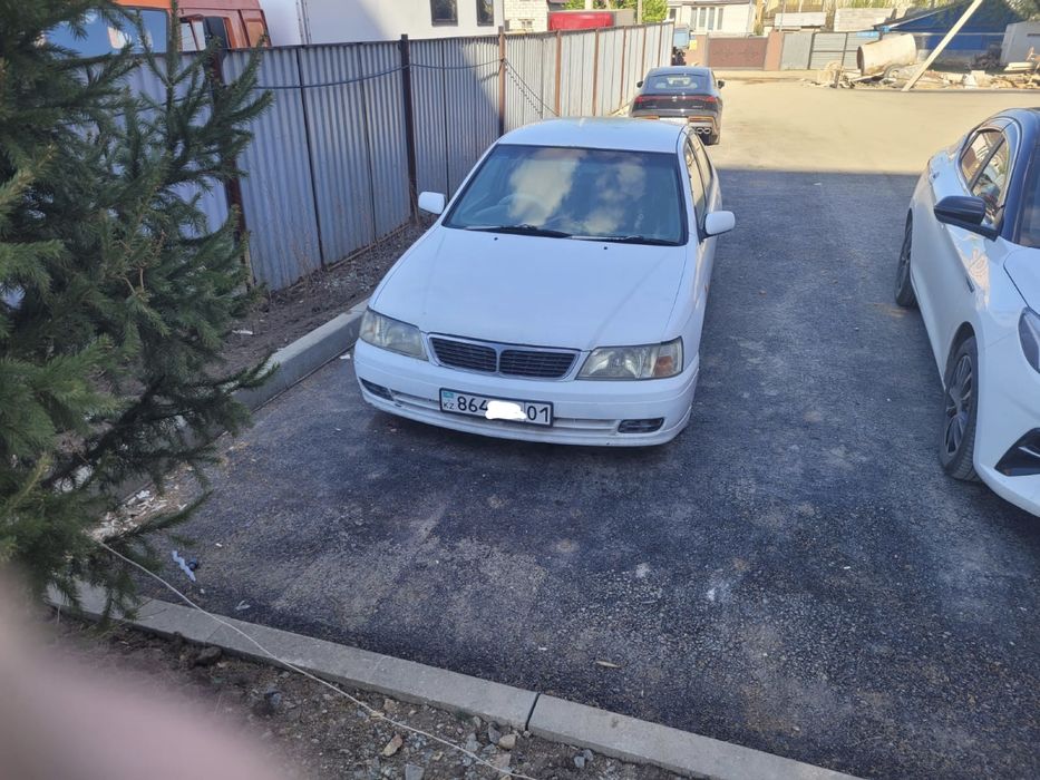 Nissan Bluebird U14 1998