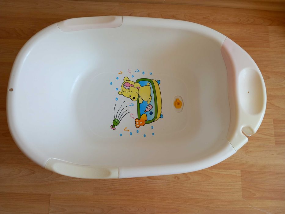 Корито за бебе с козметика