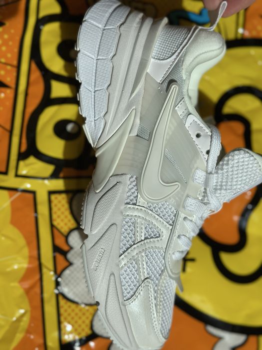 Обувки  NIKE V2K RUN