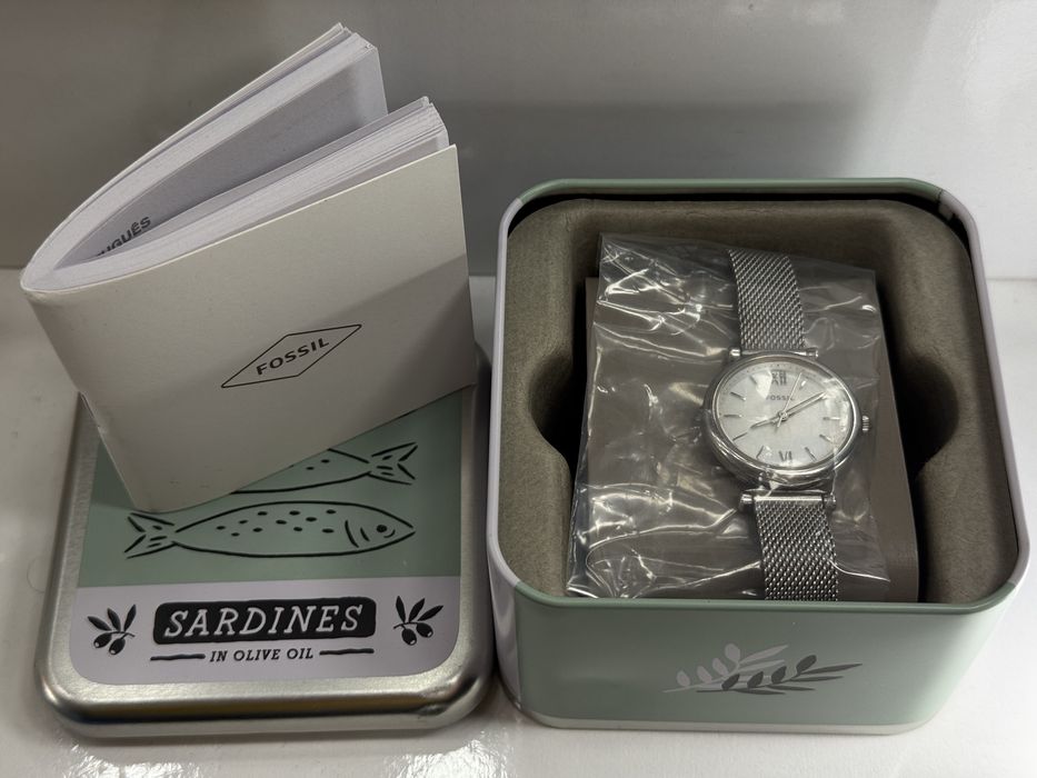 Дамски часовник Fossil Carlie