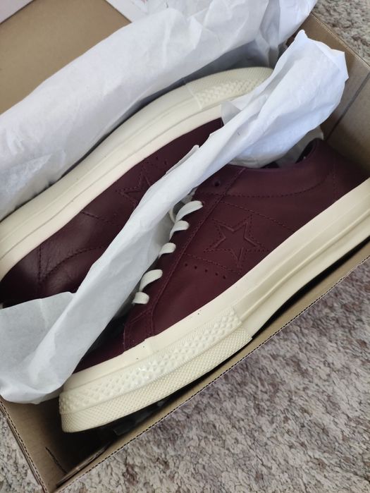 Чисто нови Converse