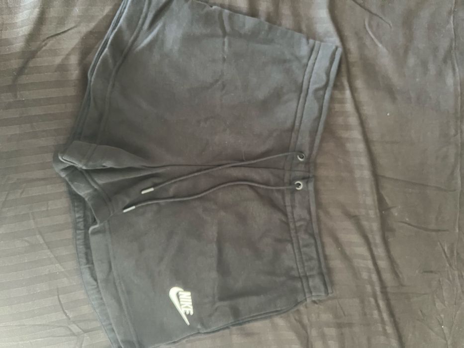 Къси спортни гащи Nike