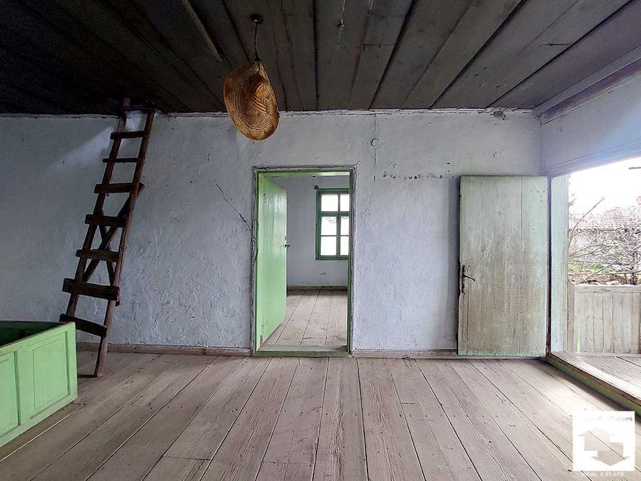 140337 Уникален имот с 5 дка двор и две къщи в с. Паскалевец