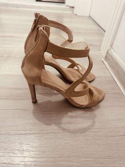 Дамски сандали на ток