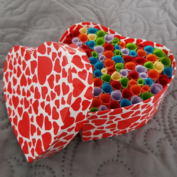 Кутия Обичам те на 100 езика/101 причини да те обичам за нея или него