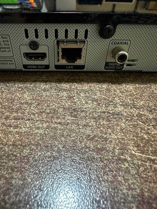 Продавам Плеър Samsung Blu-ray 3D Samsung BD-F5500