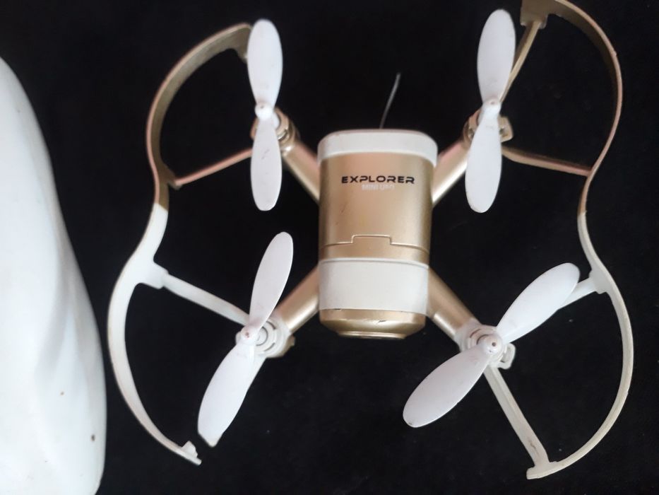 Mini drona cu telecomanda