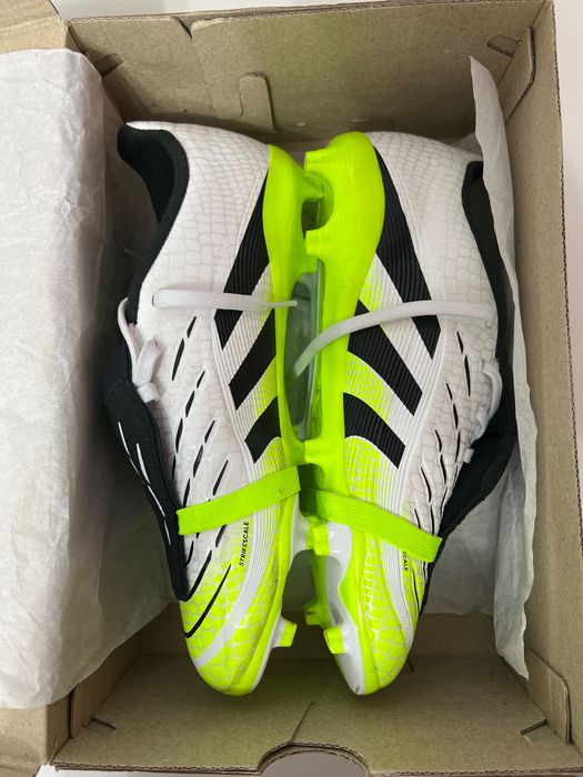 Бутсы adidas predator