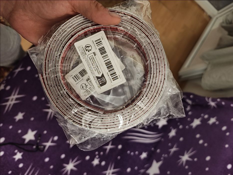 Benzi nichelate autoadezive